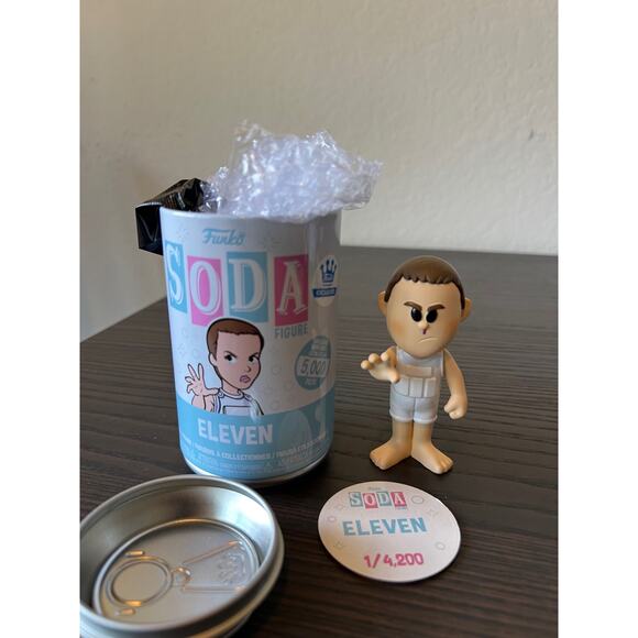 COMPLETE NON-CHASE SET Stranger Things Funko Sodas w/ Loungefly LIMITED EDITION - Picture 6 of 11
